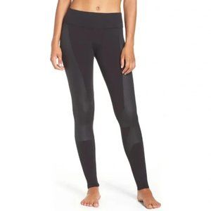 Alo Yoga Black Accelerate Leggings